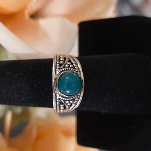 Green Calcedony Silver Plated Ring - 6 3/4